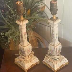 Vintage Elegant 2 Floral Porcelain  Table Lamps - Cream and Gold